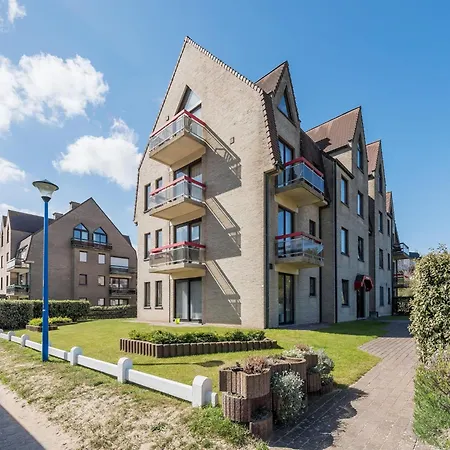 Near Koksijde By The Sea, Cleaning Included Apartamento *