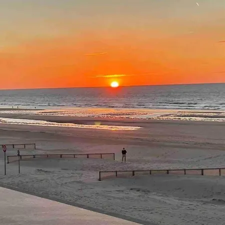 Near Koksijde By The Sea, Cleaning Included Apartamento *