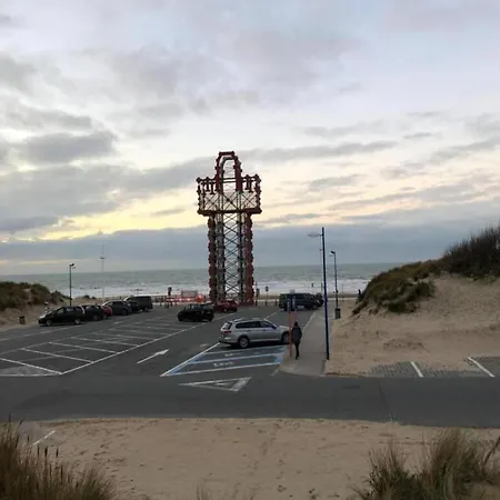 Near Koksijde By The Sea, Cleaning Included Apartamento Sint-Idesbald