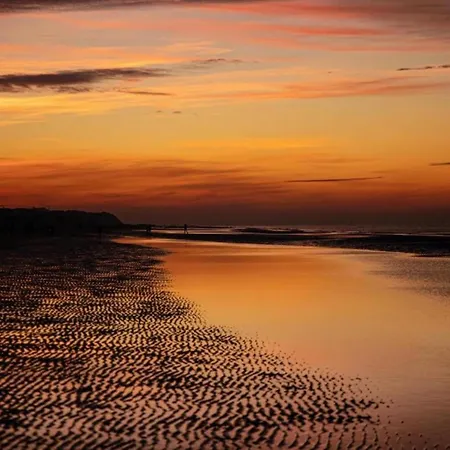 Near Koksijde By The Sea, Cleaning Included Apartamento *