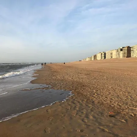 Near Koksijde By The Sea, Cleaning Included Apartamento